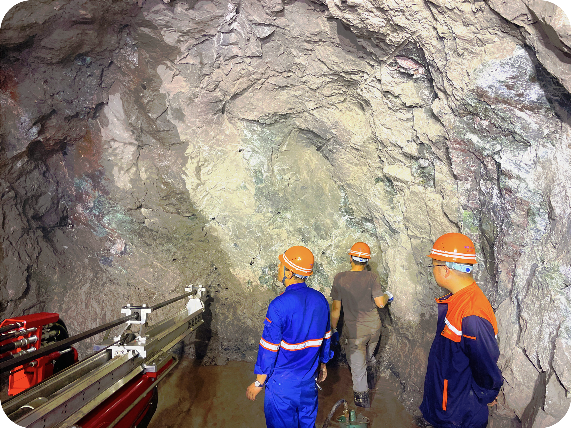 Undergound mining drilling rig case