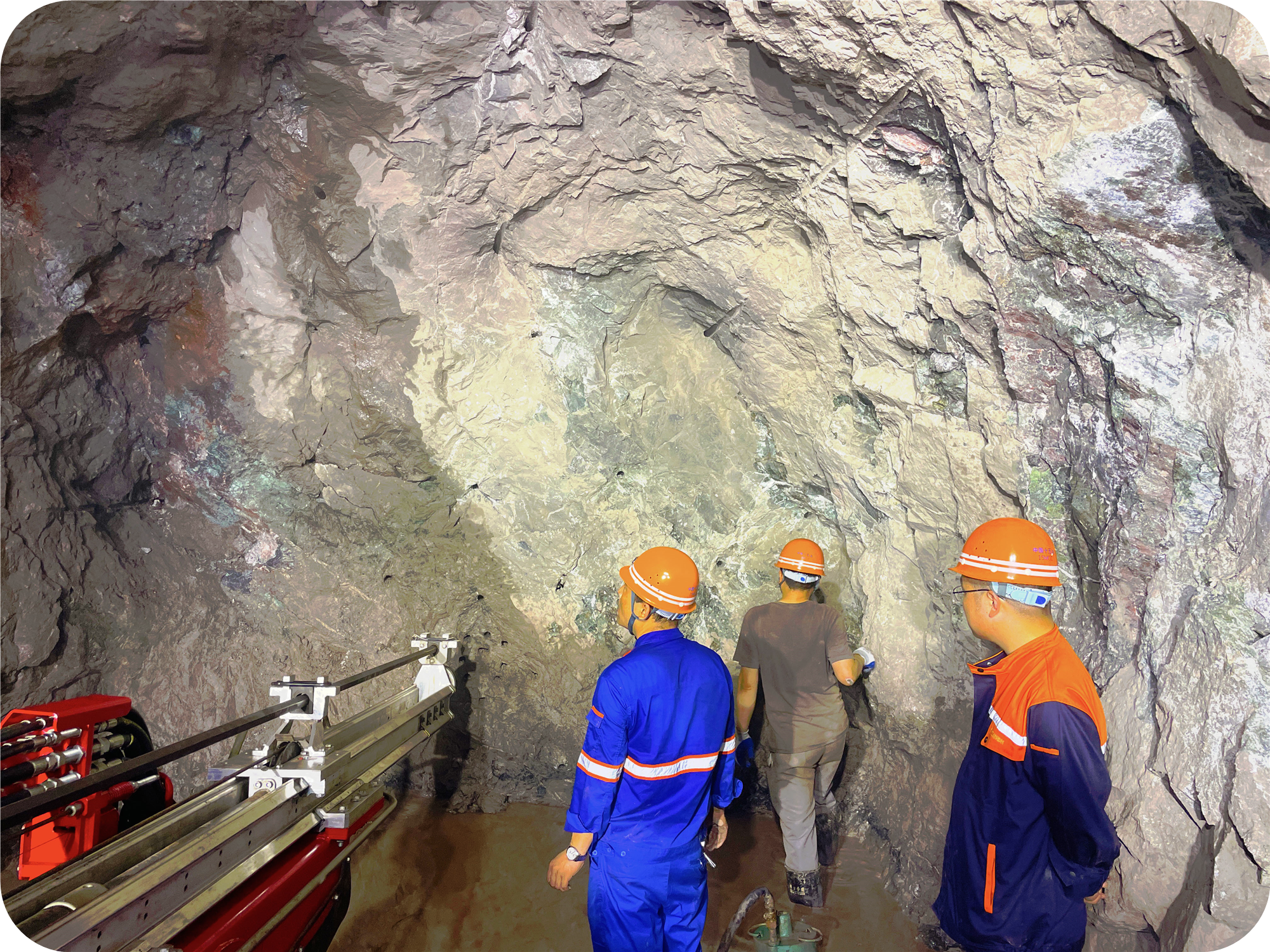 Three-arm Rock Drilling Rig Case